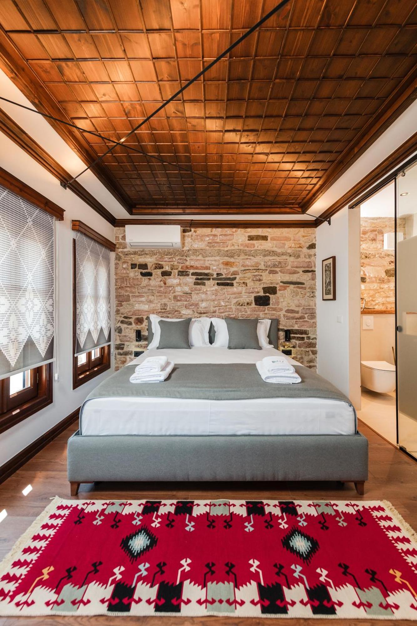 Dam Stone Boutique Hotel Gjirokastër Екстериор снимка