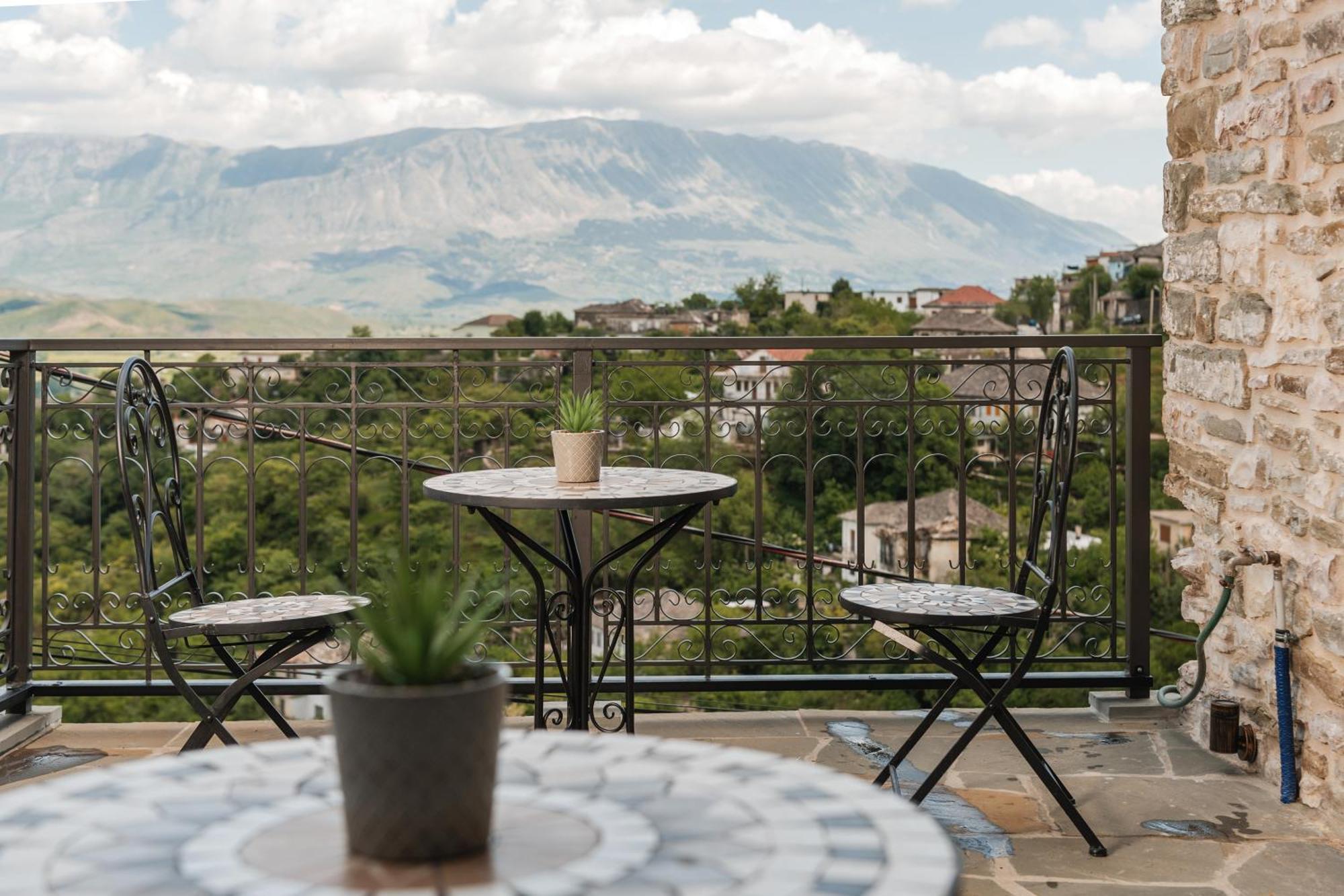 Dam Stone Boutique Hotel Gjirokastër Екстериор снимка